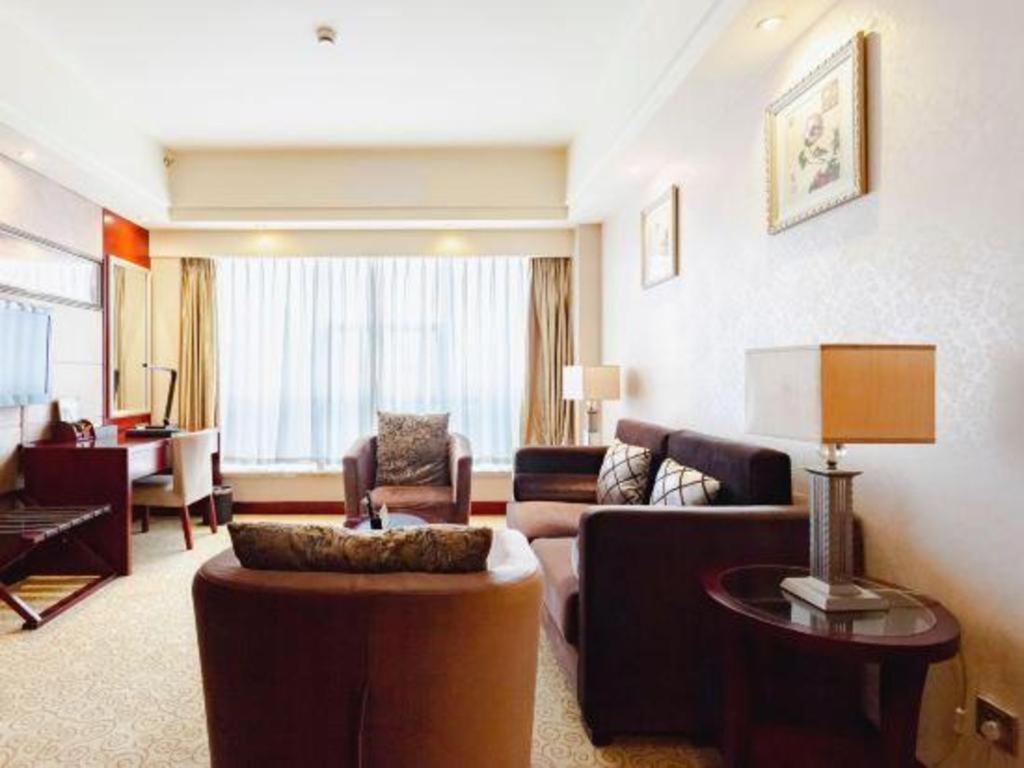 Chengdu Yinsheng International Hotel Supoqiao Exterior photo