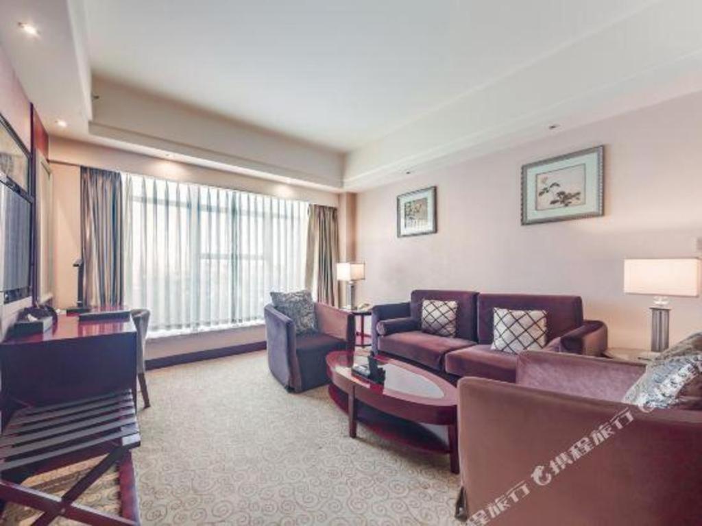 Chengdu Yinsheng International Hotel Supoqiao Exterior photo
