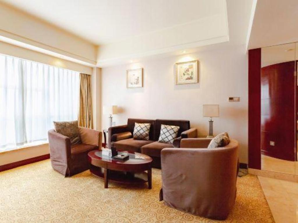 Chengdu Yinsheng International Hotel Supoqiao Exterior photo