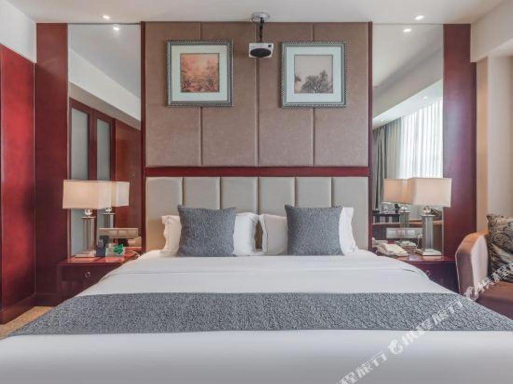 Chengdu Yinsheng International Hotel Supoqiao Exterior photo