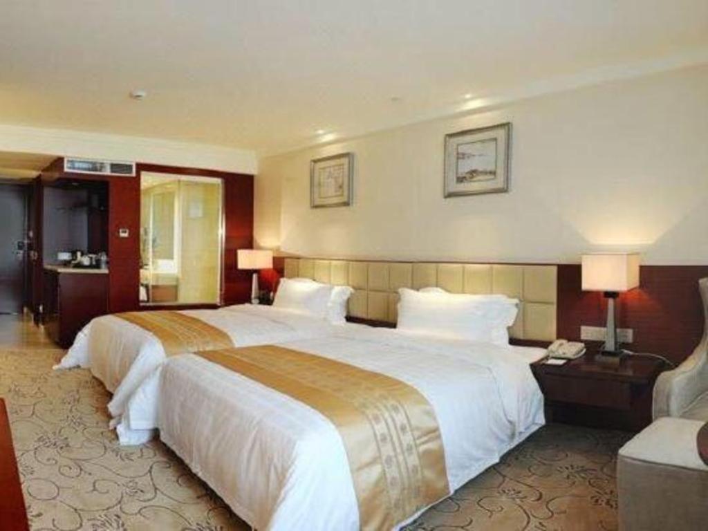 Chengdu Yinsheng International Hotel Supoqiao Exterior photo