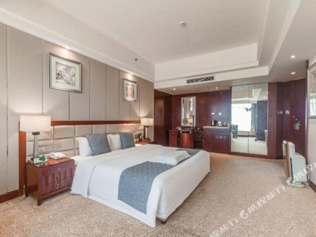 Chengdu Yinsheng International Hotel Supoqiao Exterior photo