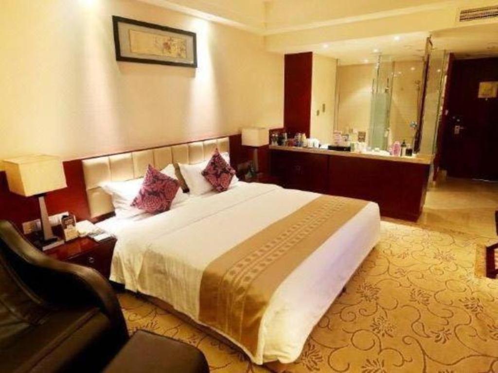 Chengdu Yinsheng International Hotel Supoqiao Exterior photo