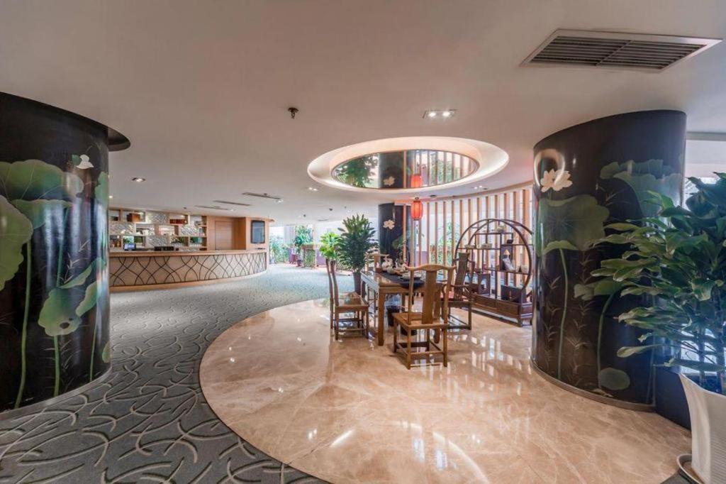 Chengdu Yinsheng International Hotel Supoqiao Exterior photo